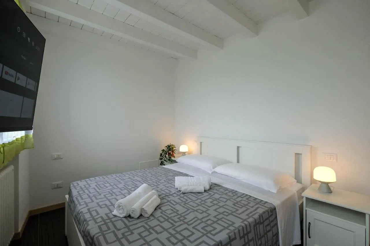 Dimora A Lazise - Lago Di Garda Apartment 0*,  Italy