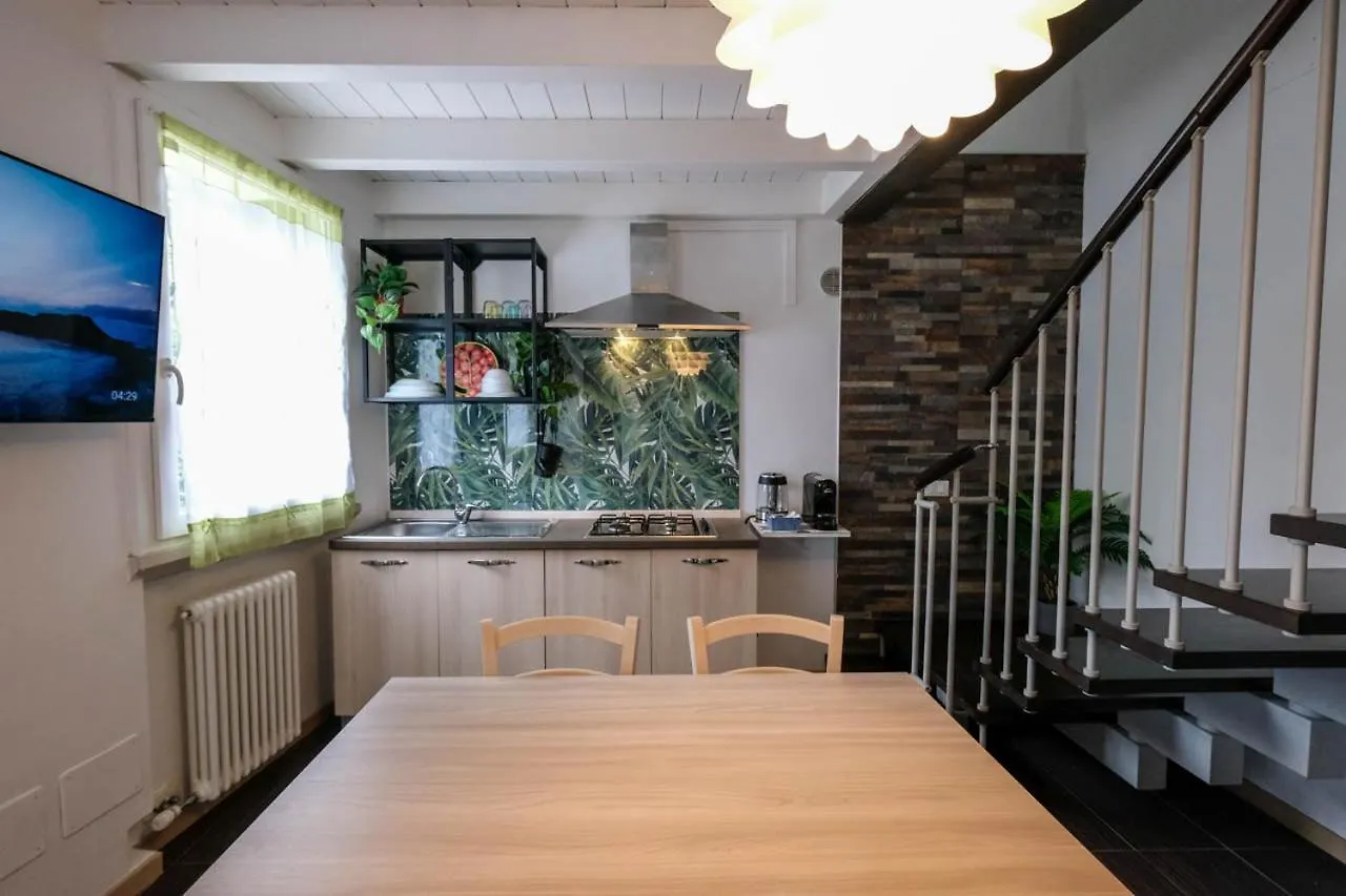 Dimora A Lazise - Lago Di Garda Apartment 0*,  Italy